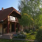 Akacvirag Vendeghaz Feriehus Sarud