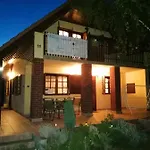 Akacvirag Vendeghaz * Sarud