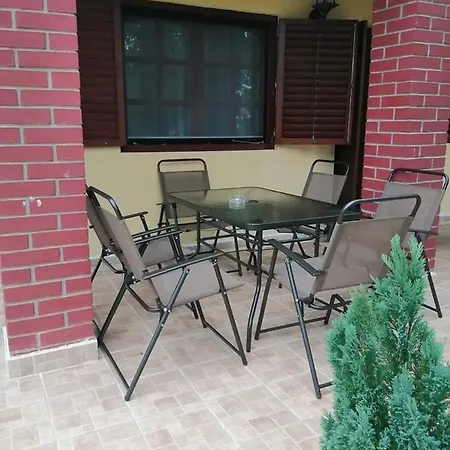Akacvirag Vendeghaz * Sarud