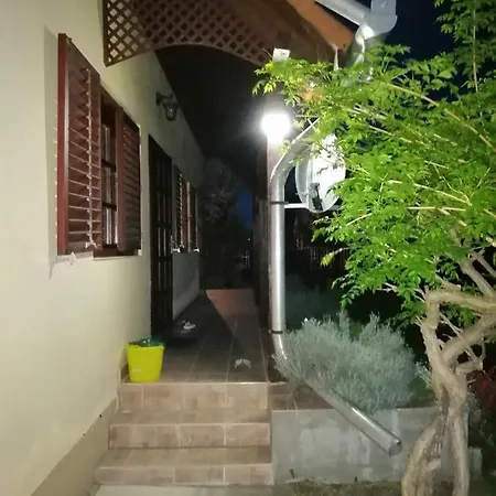 Akacvirag Vendeghaz Case de vacanță *